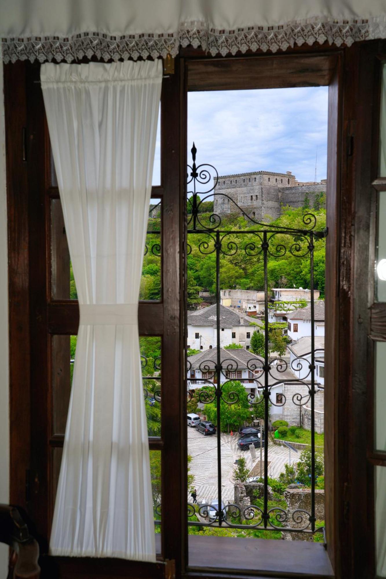 Gjirokastër Emblematic House Apartment 2 מראה חיצוני תמונה